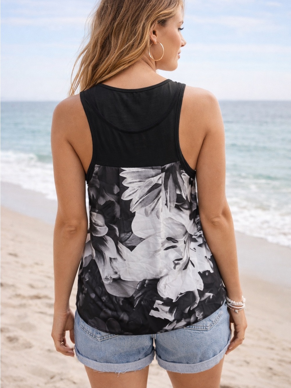 American Eagle Outfitters Black and White Floral Racerback Tank
